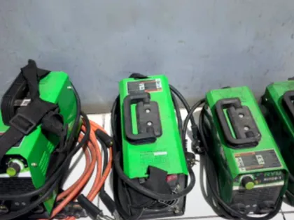 Peralatan kerja lengkap
